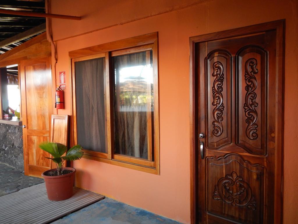 Hospedaje Casa Soleil Puerto Villamil Værelse billede